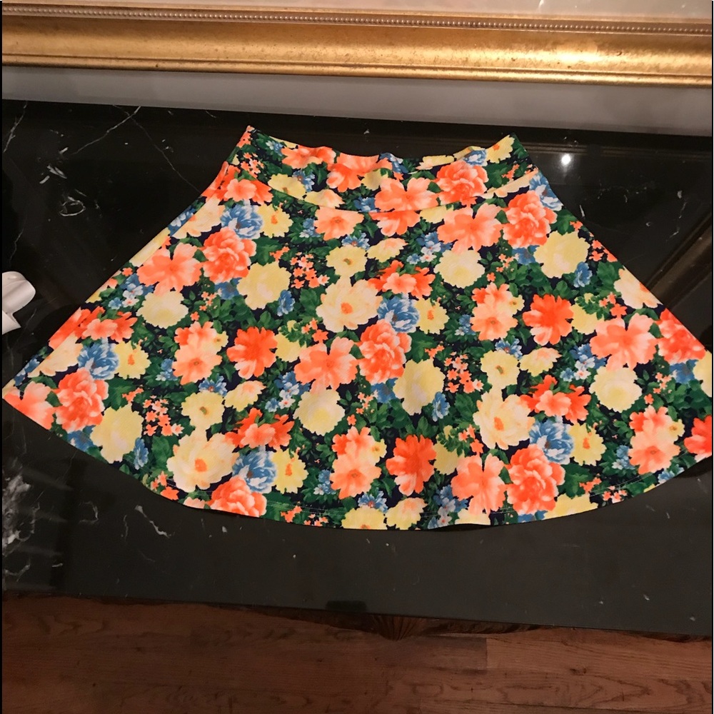 Fun floral and bright boutique miniskirt!